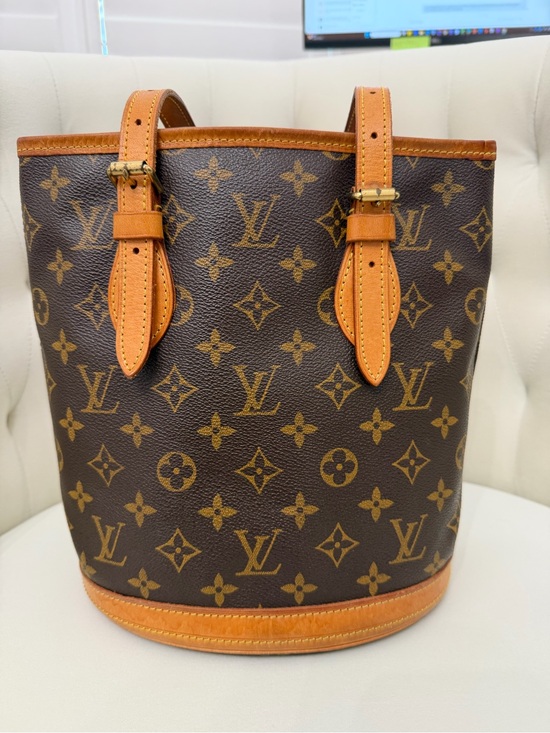 Louis Vuitton Handbags - Louis Vuitton Brown Monogram Canvas Bucket Shoulder Bag with Tan Leather Trim